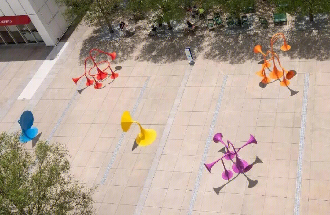 黑暗森林 当户外公共空间变身创意艺术互动剧场